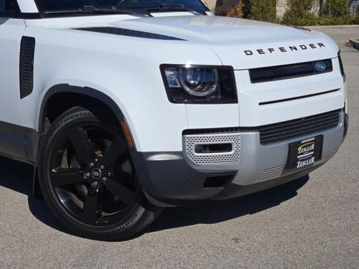 2023 Land Rover Defender 110 SE