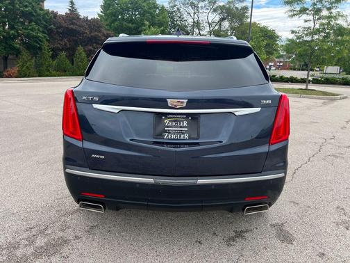 Harbor Blue Metallic 2018 Cadillac XT5 Luxury