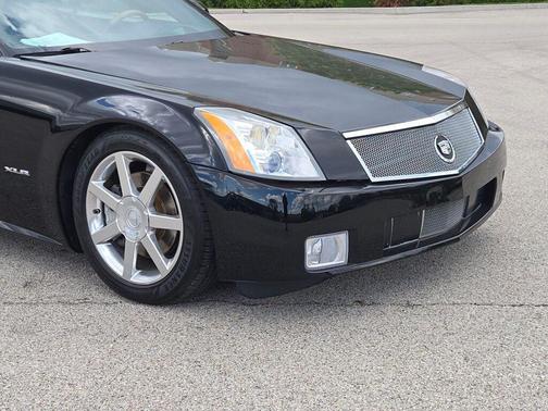 Black Raven 2007 Cadillac XLR Base