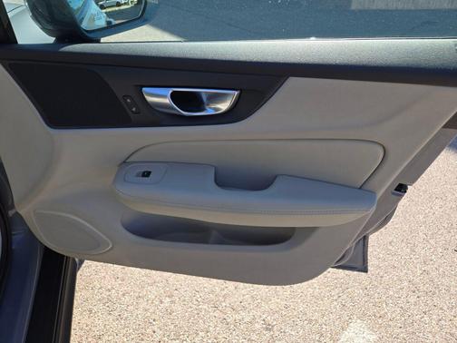 2024 Volvo V60 Cross Country B5 Plus