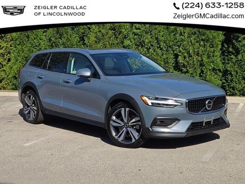 2024 Volvo V60 Cross Country B5 Plus