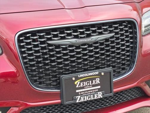 2020 Chrysler 300 Touring