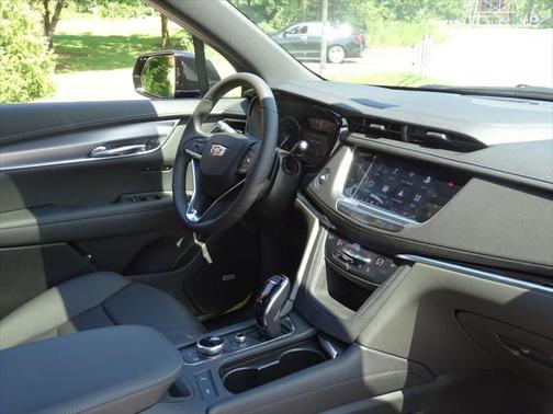 2025 Cadillac XT6 Luxury AWD