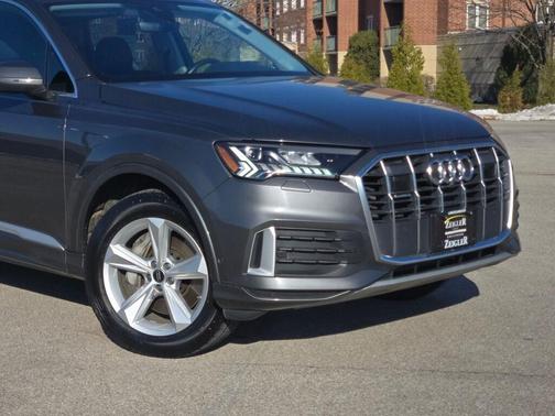 2024 Audi Q7 45 Premium Plus