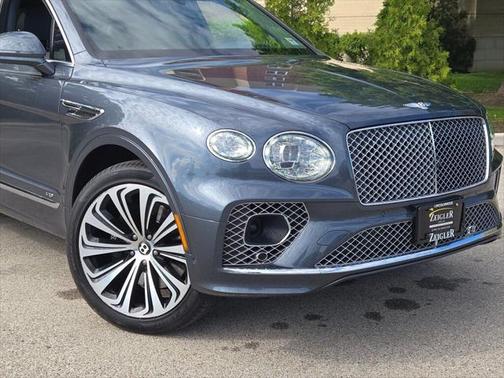 2022 Bentley Bentayga V8