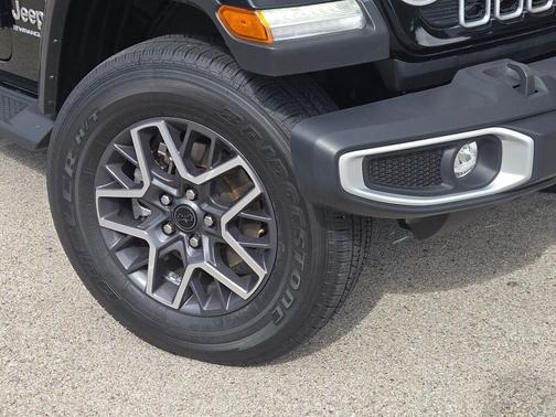2024 Jeep Wrangler 4-Door Sahara 4x4