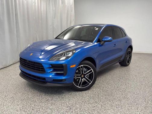 Sapphire Blue Metallic 2021 Porsche Macan Macan
