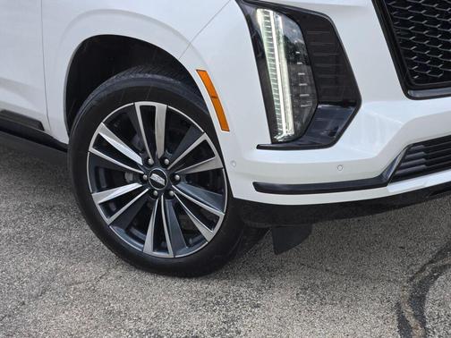 Crystal White Tricoat 2025 Cadillac Escalade Sport