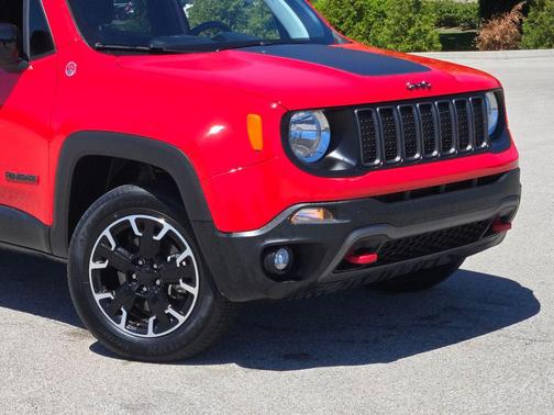 Colorado Red Clearcoat 2023 Jeep Renegade Trailhawk