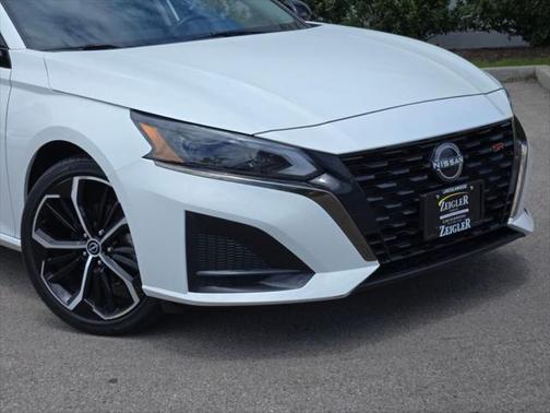 2023 Nissan Altima SR FWD