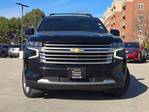 2023 Chevrolet Suburban 4WD High Country