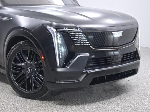 2025 Cadillac Escalade IQ Sport 2