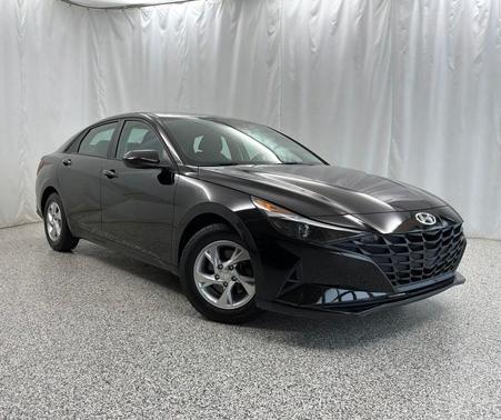 Phantom Black 2022 Hyundai ELANTRA SE