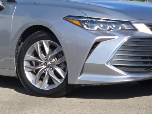 2019 Toyota Avalon XLE