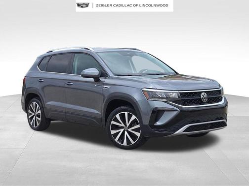 Platinum Gray Metallic 2024 Volkswagen Taos 1.5T SE