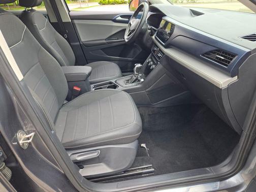 Platinum Gray Metallic 2024 Volkswagen Taos 1.5T SE