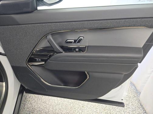White 2024 Land Rover Range Rover Sport SE