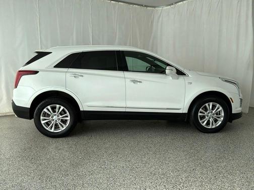 Crystal White Tricoat 2022 Cadillac XT5 Luxury