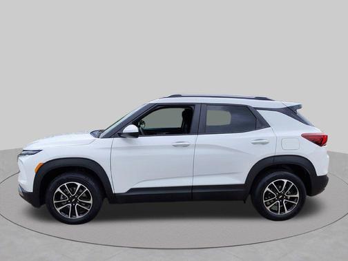 Summit White 2025 Chevrolet Trailblazer LT