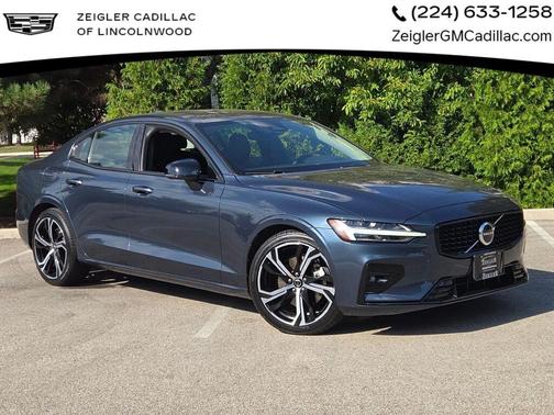 2024 Volvo S60 B5 Core Dark Theme