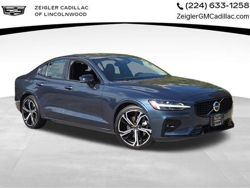 2024 Volvo S60 B5 Core Dark Theme
