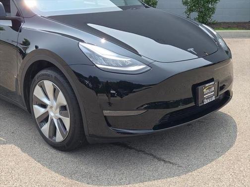 2022 Tesla Model Y Long Range Dual Motor All-Wheel Drive