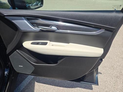 2024 Cadillac XT5 Sport