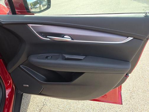 2025 Cadillac XT5 Luxury