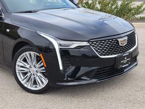 2025 Cadillac XT5 Luxury