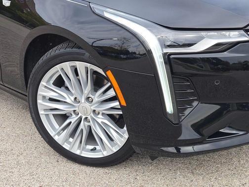 2025 Cadillac XT5 Luxury