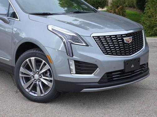 Argent Silver Metallic 2025 Cadillac XT5 Premium Luxury