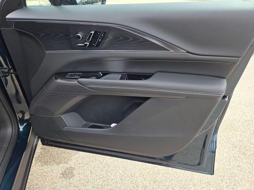 Emerald Lake Metallic 2026 Cadillac LYRIQ Luxury