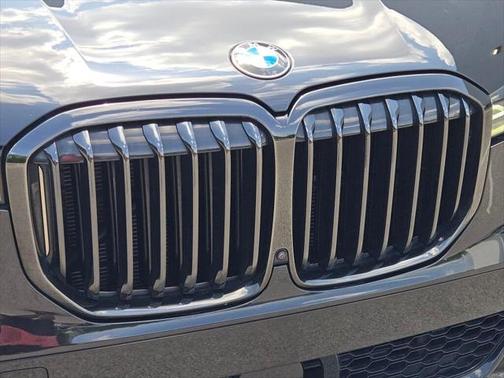 2021 BMW X7 M50i