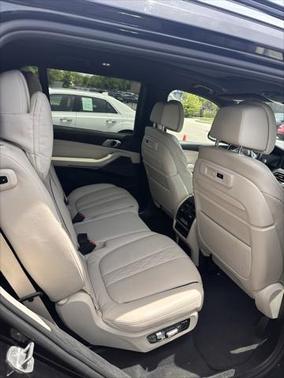 2021 BMW X7 M50i