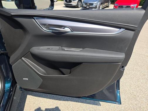 2025 Cadillac XT5 Luxury
