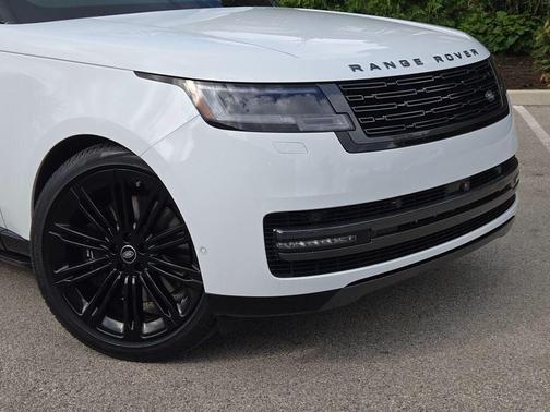 2024 Land Rover Range Rover P530 SE