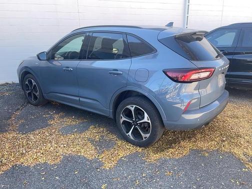 2023 Ford Escape ST-LINE ELITE