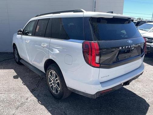 OXFORD WHITE 2025 Ford Expedition ACTIVE