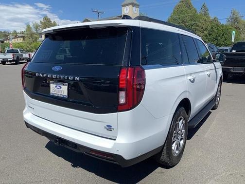 OXFORD WHITE 2025 Ford Expedition ACTIVE