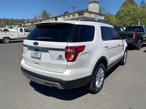 WHITE PLATINUM MET TRI-COAT 2017 Ford Explorer XLT