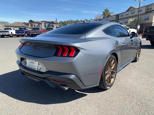 2024 Ford Mustang PREMIUM