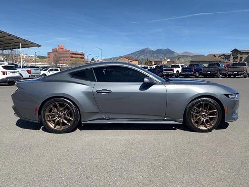 2024 Ford Mustang PREMIUM