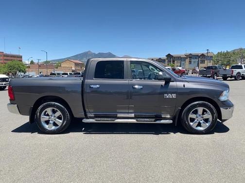 Granite Crystal Clearcoat Metallic 2017 RAM 1500 SLT
