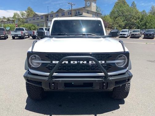 OXFORD WHITE 2023 Ford Bronco WILDTRAK