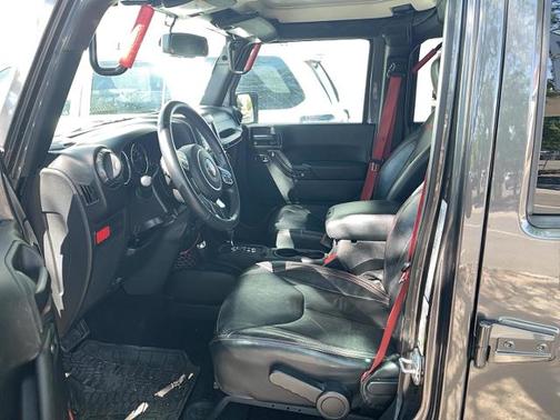 Granite Crystal Metallic 2017 Jeep Wrangler Unlimited RUBICON