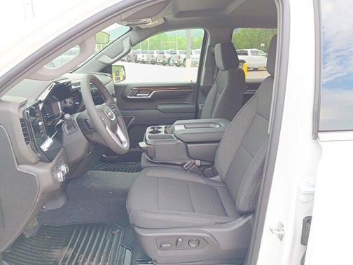 2025 GMC Sierra 1500 SLE