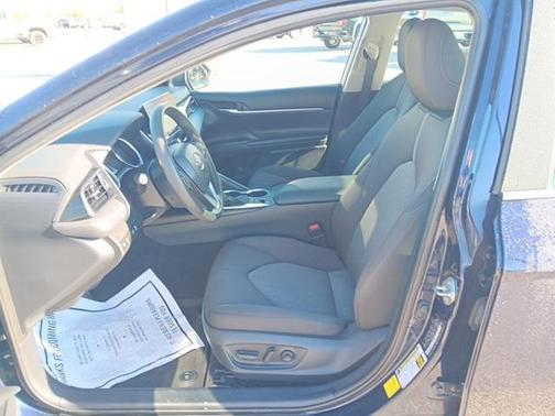 2021 Toyota Camry Hybrid LE