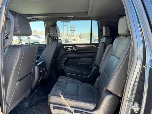 2022 Chevrolet Suburban RST