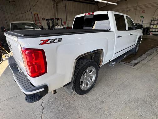 Summit White 2018 Chevrolet Silverado 1500 LTZ