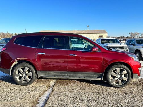 2017 Chevrolet Traverse 2LT